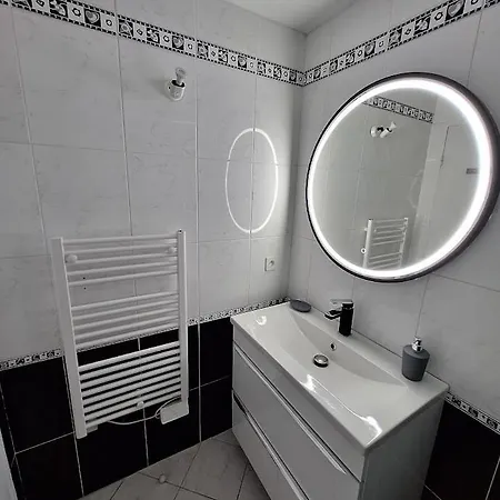 Rocade De Appt T4 Avec Grande Terrasse Et Garage 아파트 *